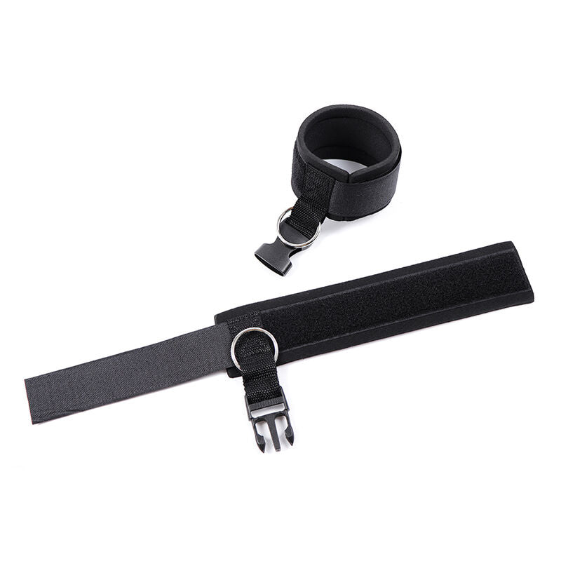 OHMAMA FETISH - CINTURE DI RESTRIZIONE PER I POLSI CON CHIUSURA A GANCIO E ANELLO IN NEOPRENE