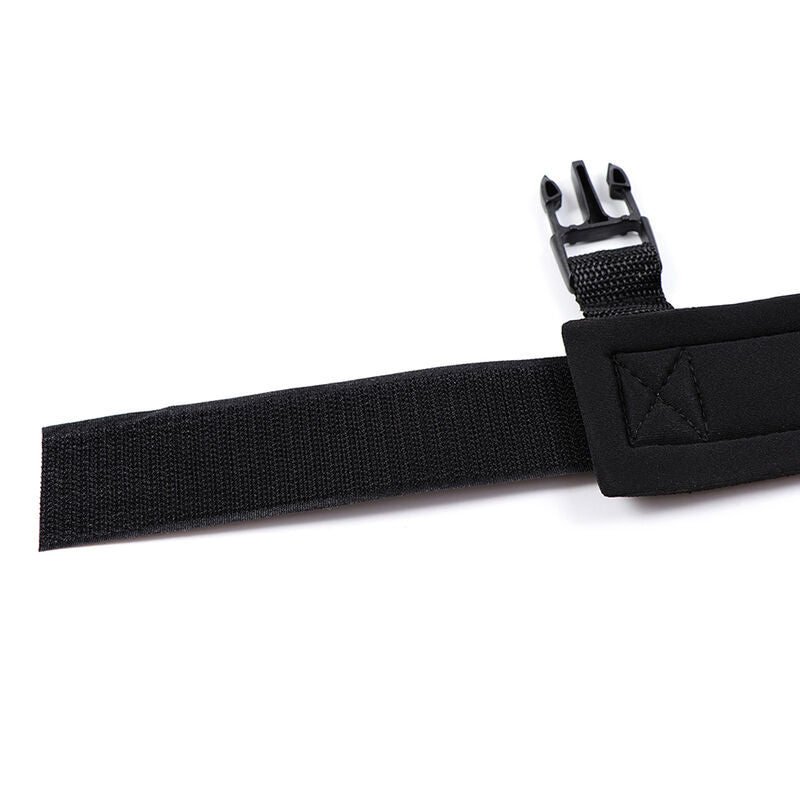 OHMAMA FETISH - CINTURE DI RESTRIZIONE PER I POLSI CON CHIUSURA A GANCIO E ANELLO IN NEOPRENE